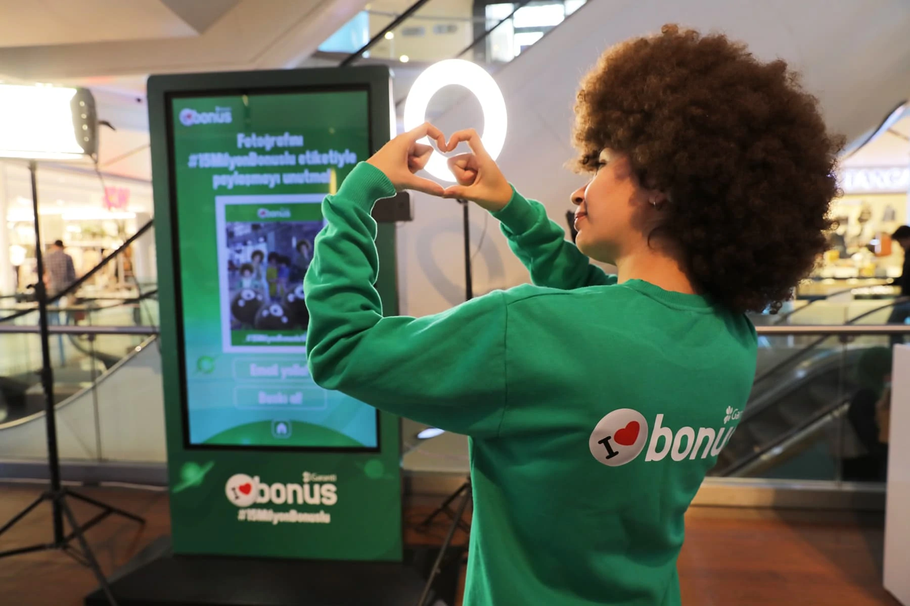 15 Million Augmented Selfie, GARANTI BONUS interactive experience by Harikalar