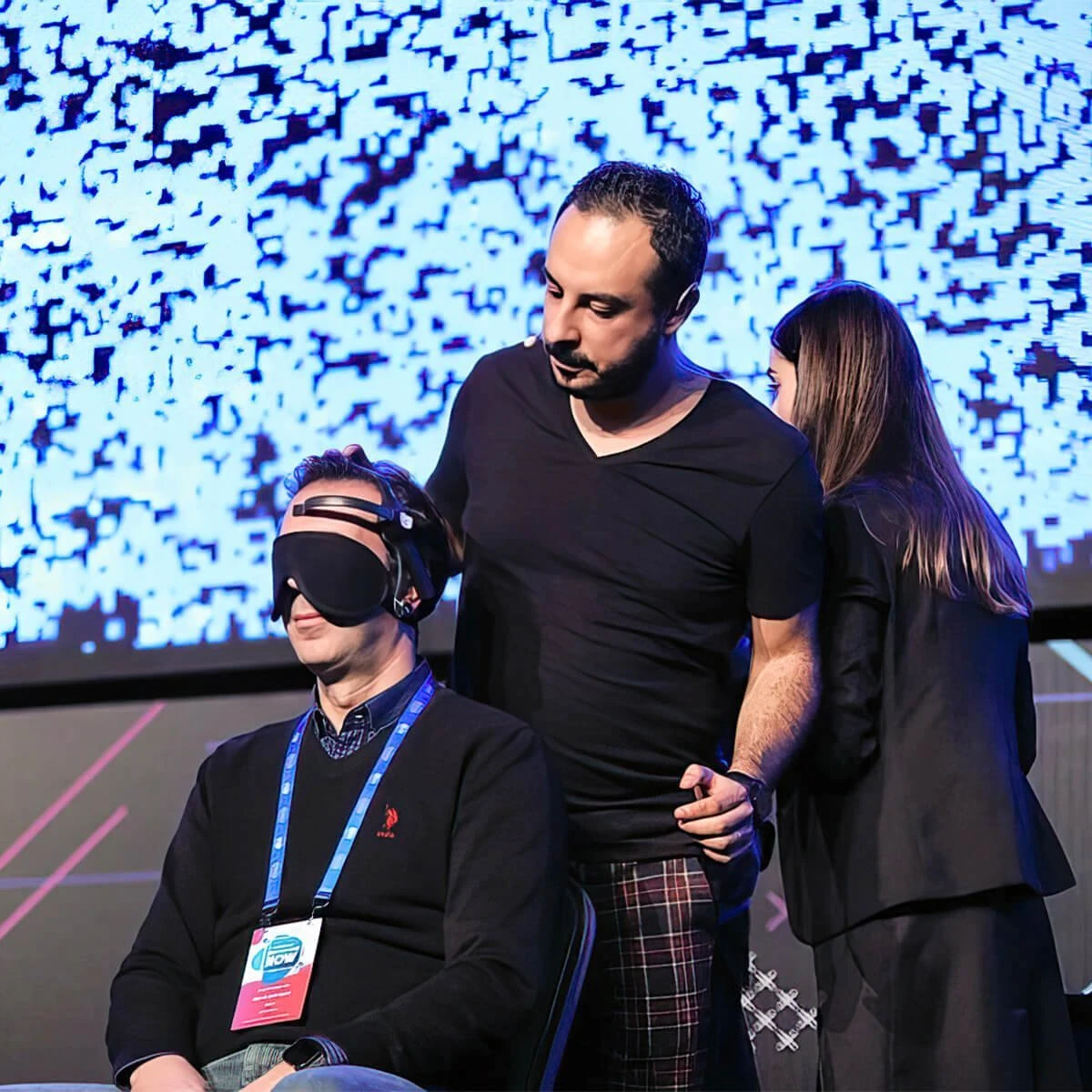 Mind Experience on Stage, ROCHE interactive experience by Harikalar
